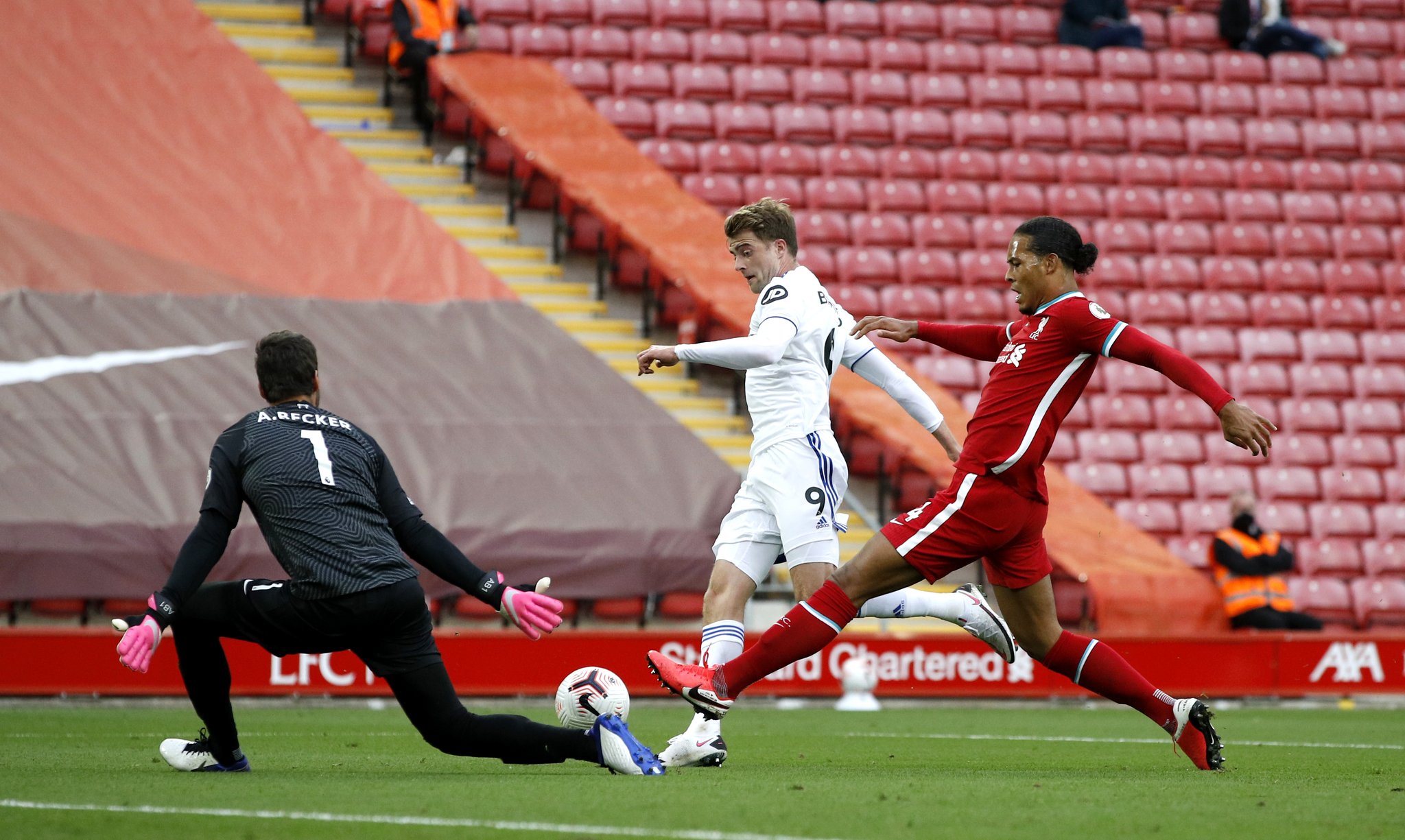 完成大学学 完成大学学